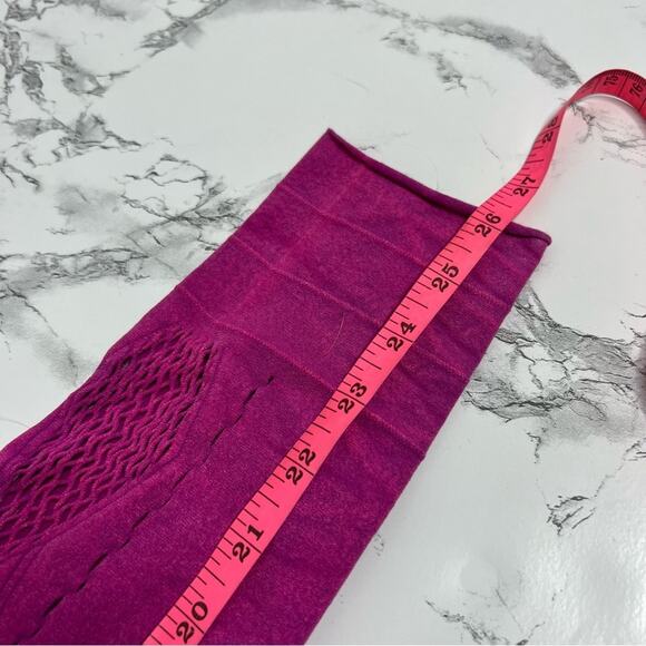 Free people movement running through my mind leggings laser cut pink sz S - Picture 7 of 8